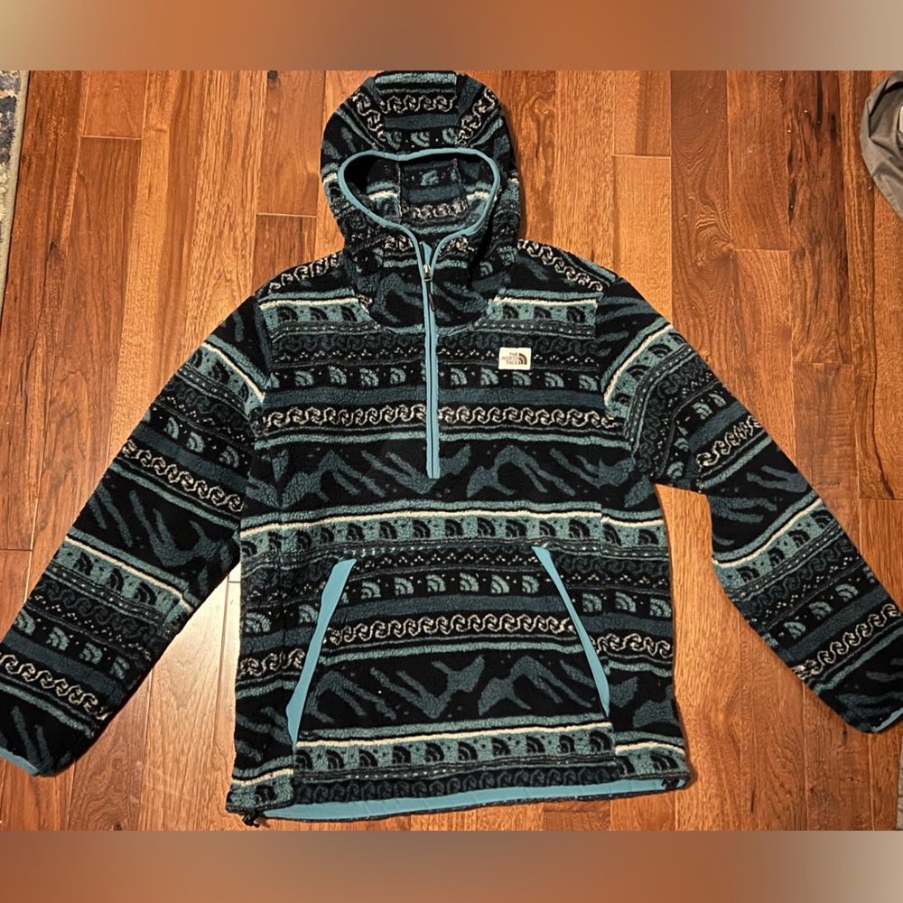 The North Face men’s fleece pullover. NWOT